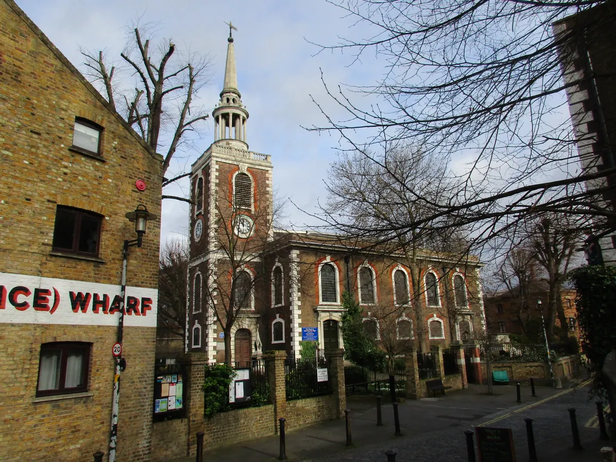 Workwear printing in Rotherhithe, Greater London Rotherhithe, near London in Greater London — the area Net-workwear supplies with branded workwear and embroidered uniforms