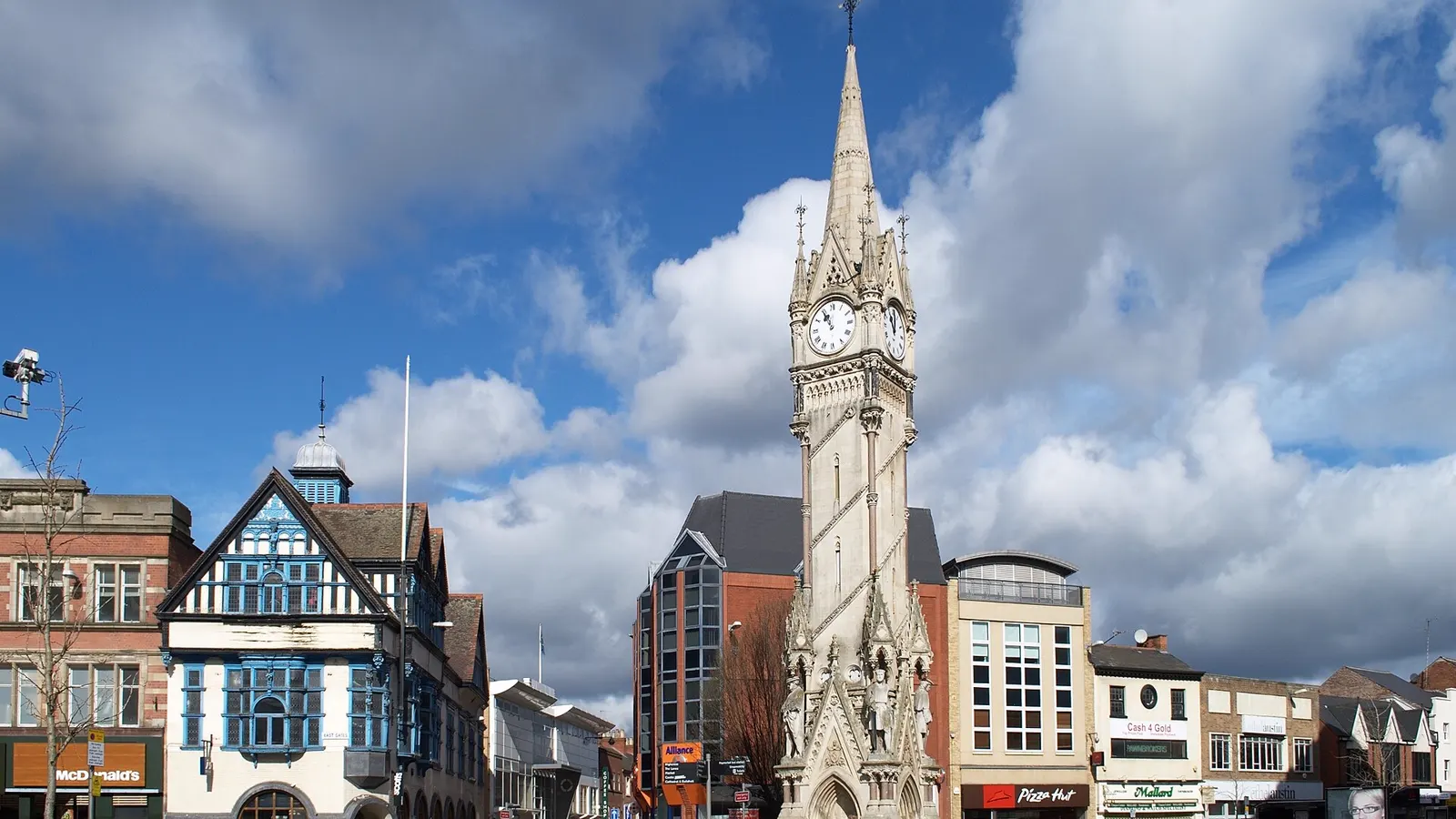 Workwear printing in Leicester, Leicestershire Embroidery for businesses in Leicester — View over Leicester, Leicestershire — the area Net-workwear supplies with branded workwear and embroidered uniforms