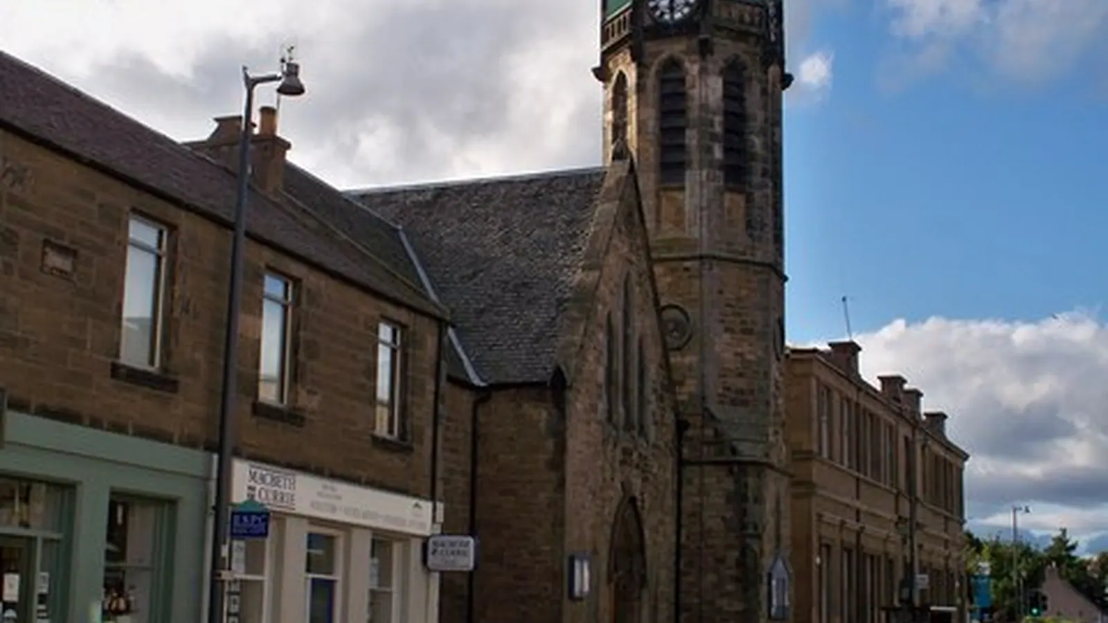 Workwear printing in Bonnyrigg, Scotland Bonnyrigg, near Edinburgh in Scotland — the area Net-workwear supplies with branded workwear and embroidered uniforms