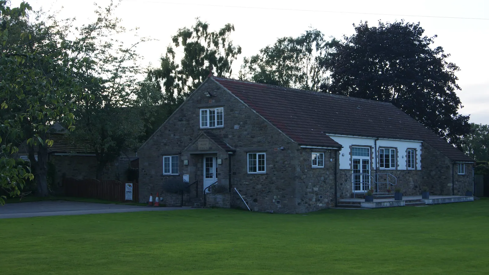 Workwear printing in Sicklinghall, North Yorkshire Sicklinghall, near Harrogate in North Yorkshire — the area Net-workwear supplies with branded workwear and embroidered uniforms
