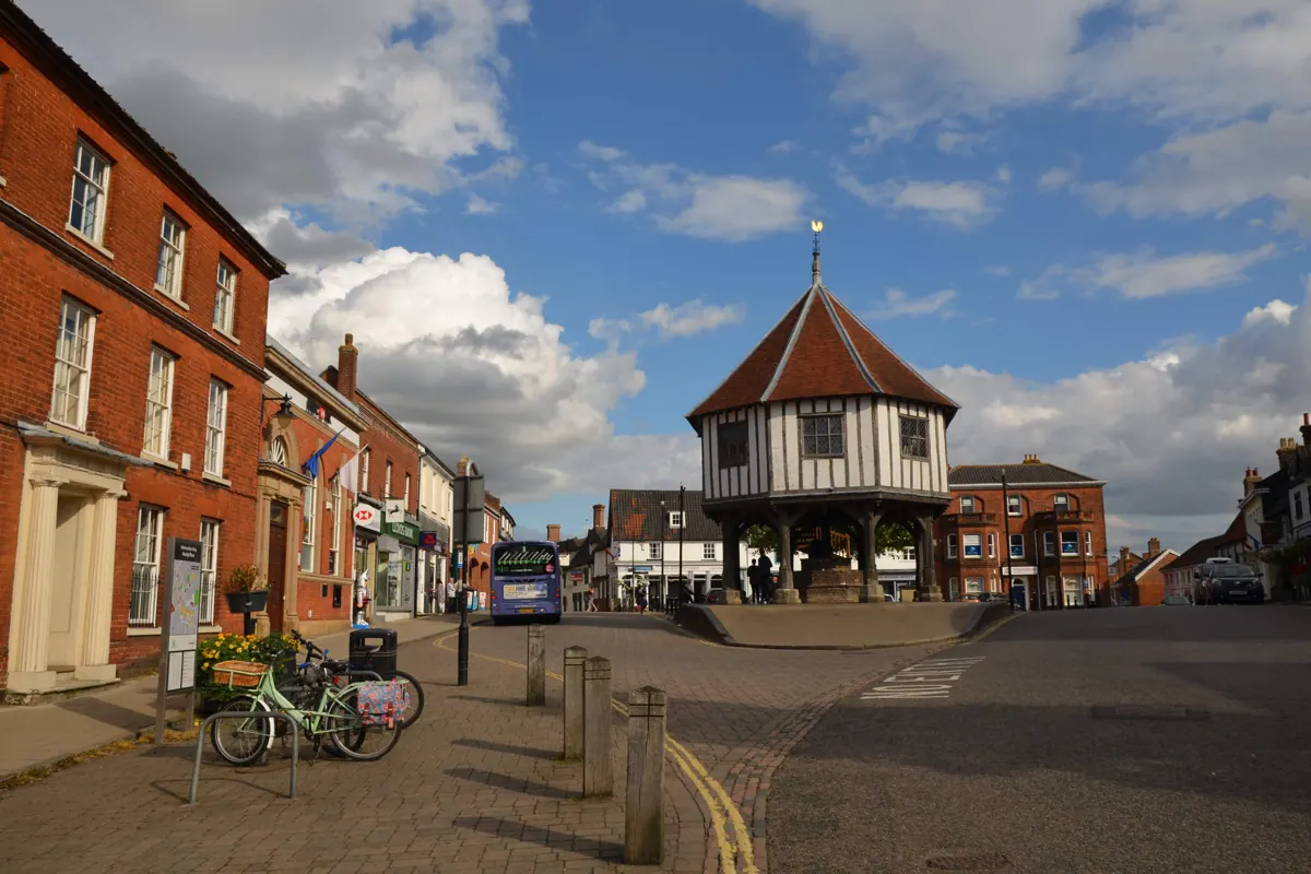 Workwear printing in Wymondham, Norfolk Wymondham, near Norwich in Norfolk — the area Net-workwear supplies with branded workwear and embroidered uniforms