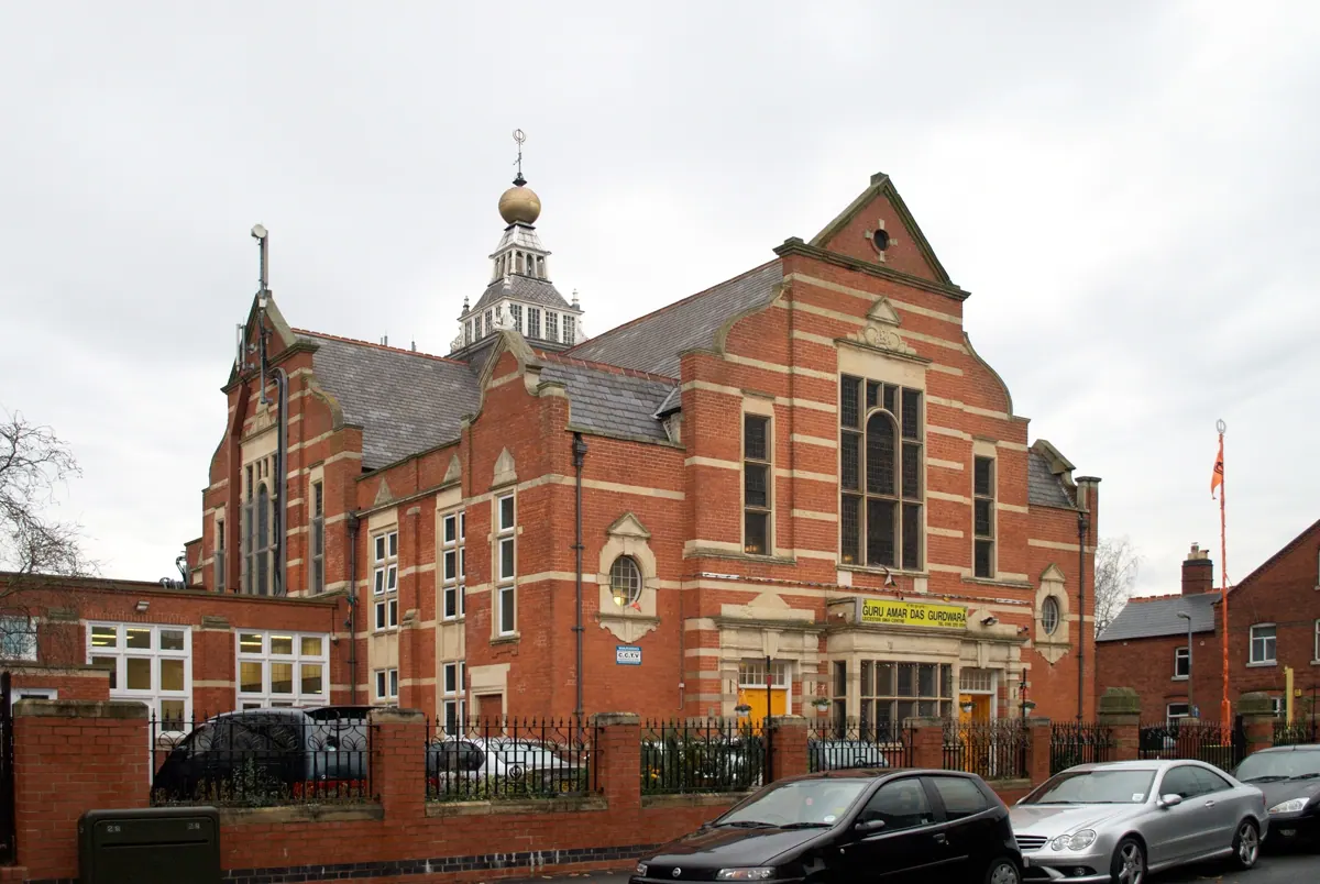 Workwear printing in Clarendon Park, Leicestershire Clarendon Park, near Leicester in Leicestershire — the area Net-workwear supplies with branded workwear and embroidered uniforms