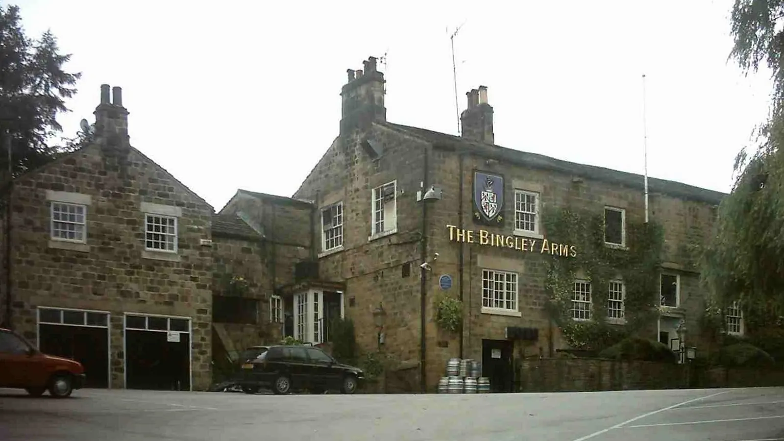 Workwear printing in Bardsey, North Yorkshire Bardsey, near Harrogate in North Yorkshire — the area Net-workwear supplies with branded workwear and embroidered uniforms