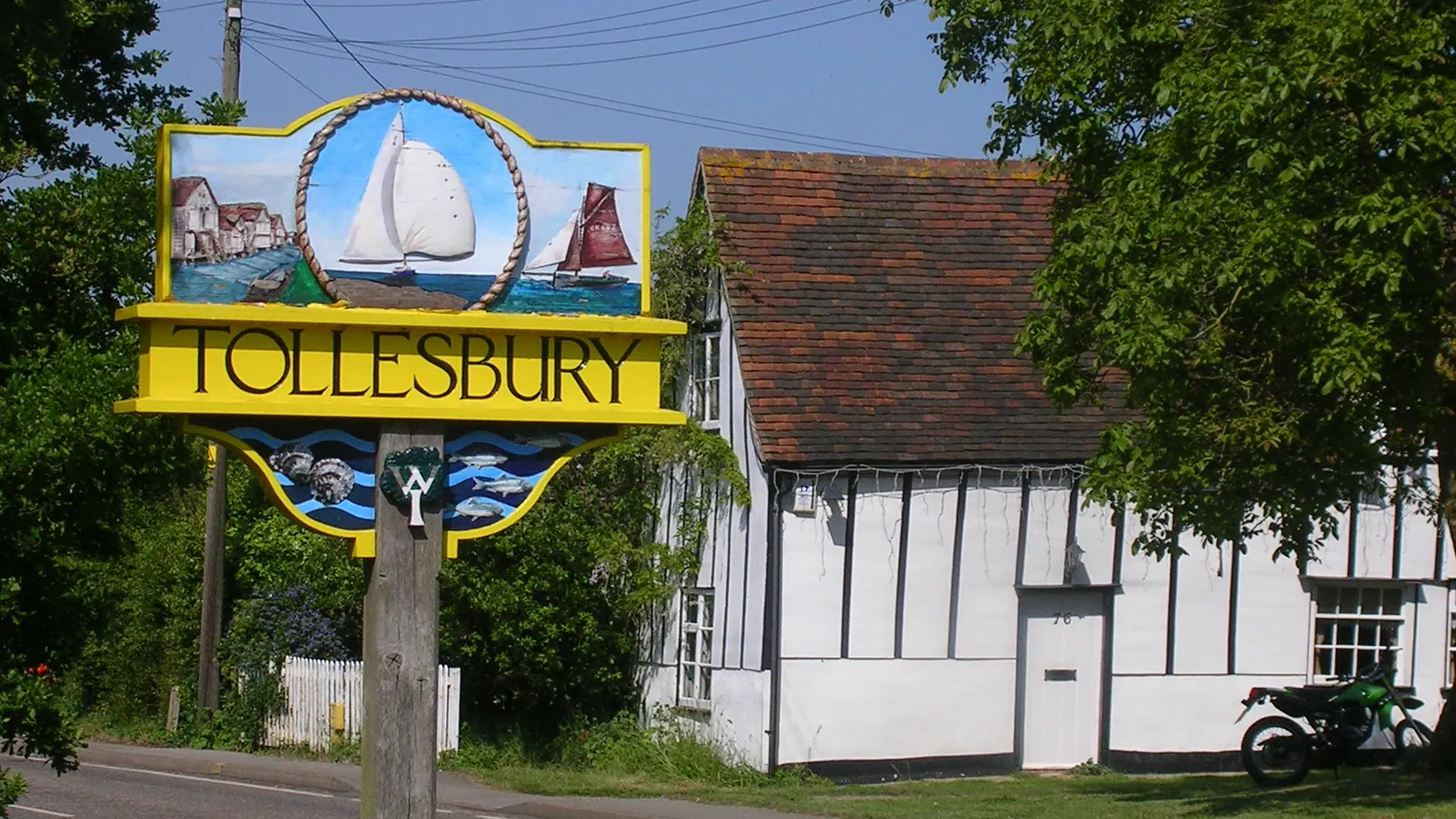Workwear printing in Tollesbury, Essex Tollesbury, near Essex in Essex — the area Net-workwear supplies with branded workwear and embroidered uniforms