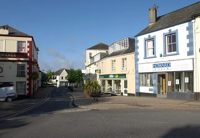 Workwear printing in Ivybridge, Devon Ivybridge, near Plymouth in Devon — the area Net-workwear supplies with branded workwear and embroidered uniforms