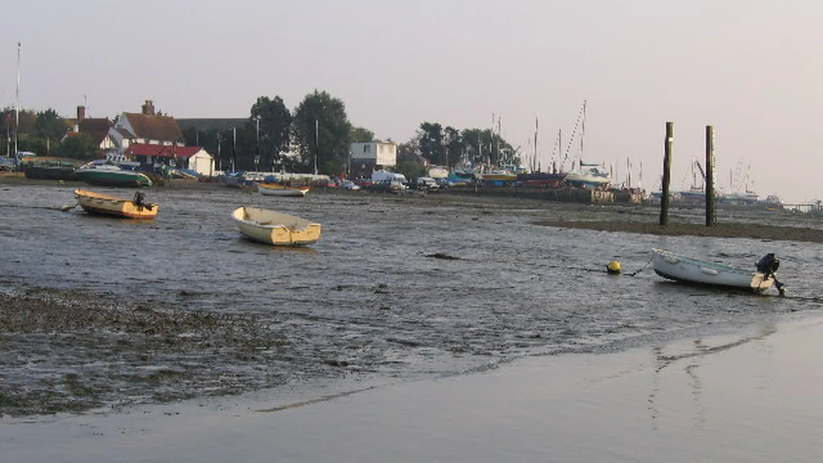 Workwear printing in West Mersea, Essex West Mersea, near Essex in Essex — the area Net-workwear supplies with branded workwear and embroidered uniforms