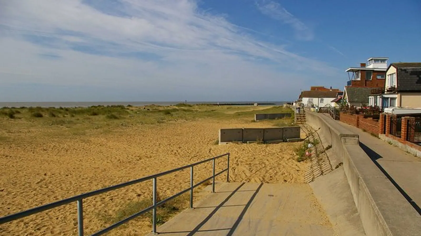 Workwear printing in Jaywick, Essex Jaywick, near Essex in Essex — the area Net-workwear supplies with branded workwear and embroidered uniforms