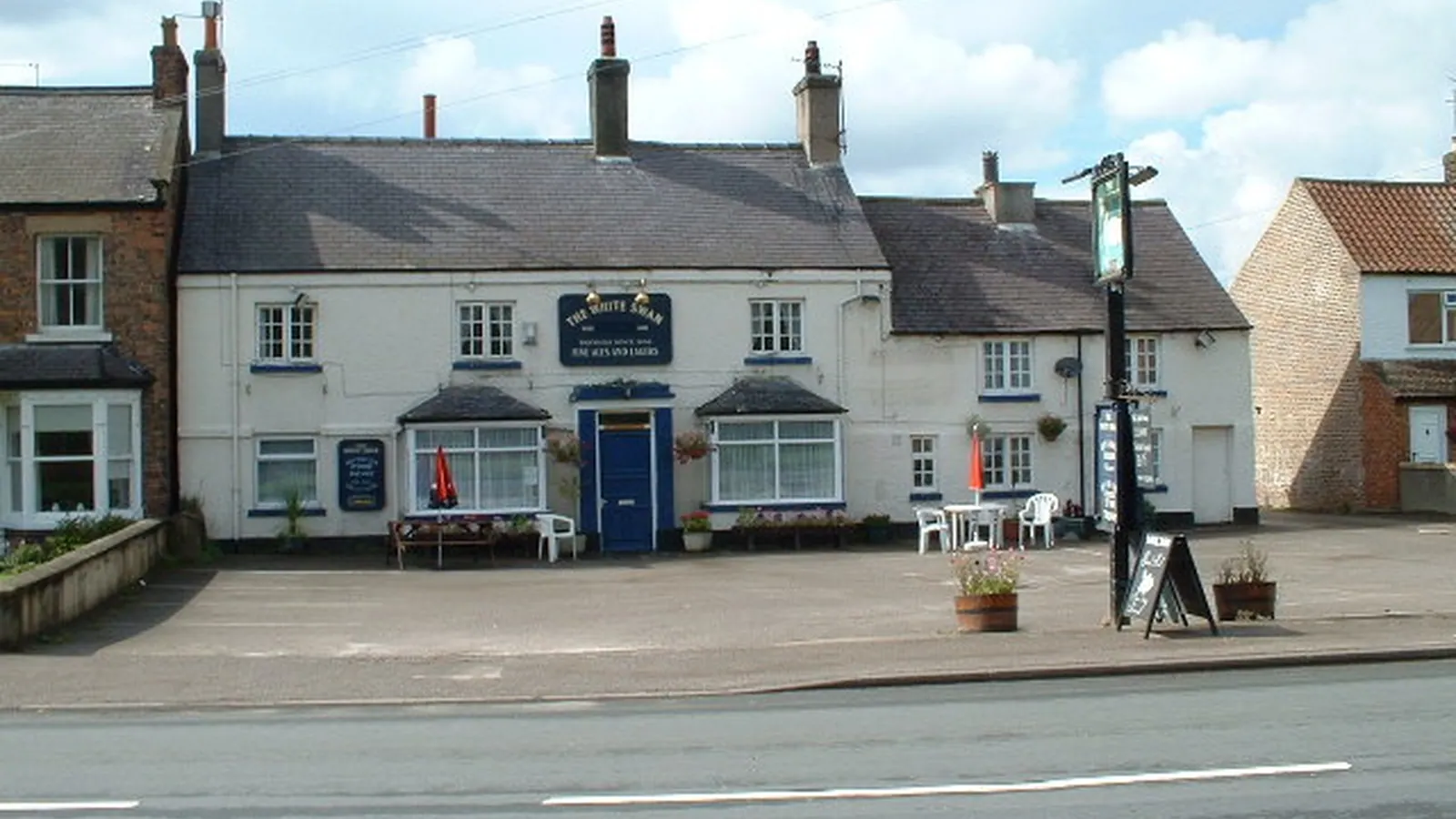 Workwear printing in Minskip, North Yorkshire Minskip, near Harrogate in North Yorkshire — the area Net-workwear supplies with branded workwear and embroidered uniforms