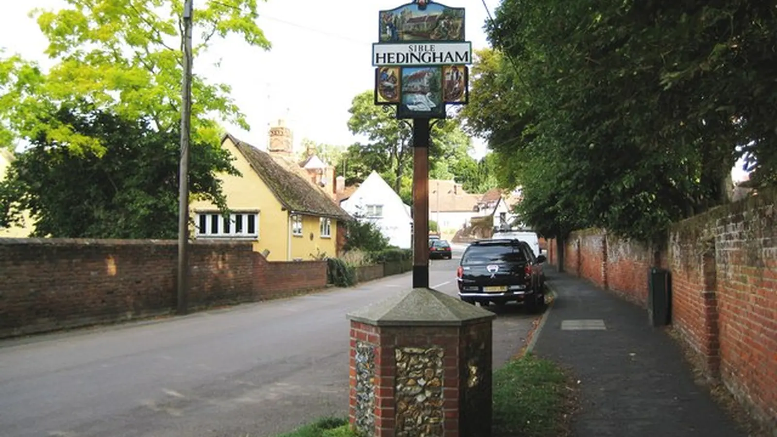 Workwear printing in Sible Hedingham, Essex Sible Hedingham, near Essex in Essex — the area Net-workwear supplies with branded workwear and embroidered uniforms