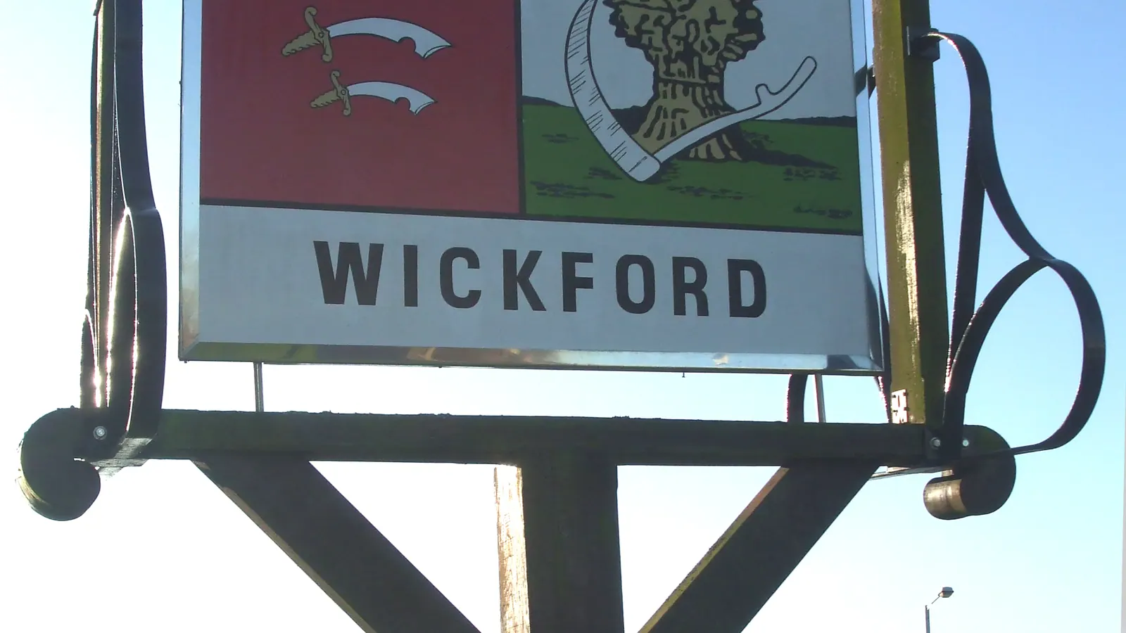Workwear printing in Wickford, Essex Wickford, near Essex in Essex — the area Net-workwear supplies with branded workwear and embroidered uniforms